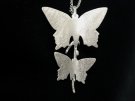 "Silver Fjärilar" halsband ristat